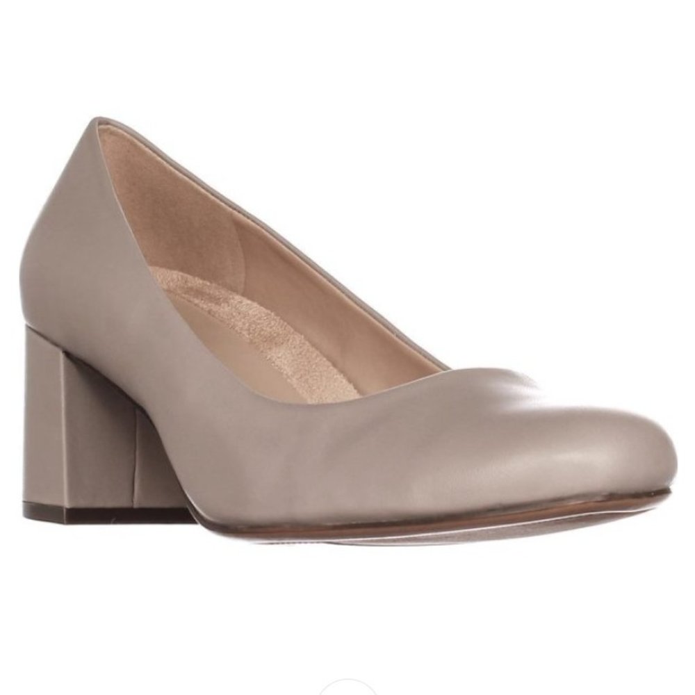 Naturalizer Whitney Pump in Grey